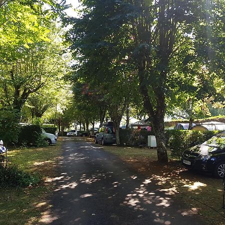Camping Le Pigeonnier Saint-Crépin-et-Carlucet Exteriör bild