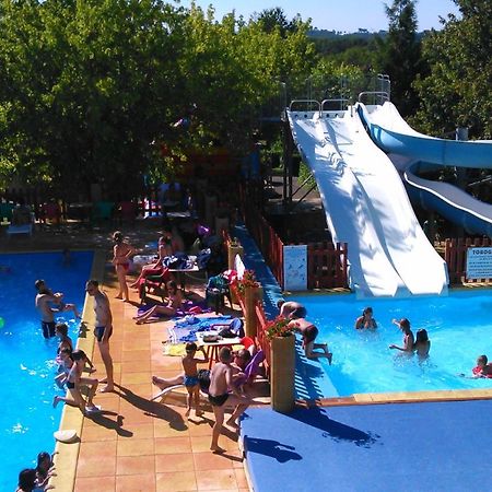 Camping Le Pigeonnier Saint-Crépin-et-Carlucet Exteriör bild