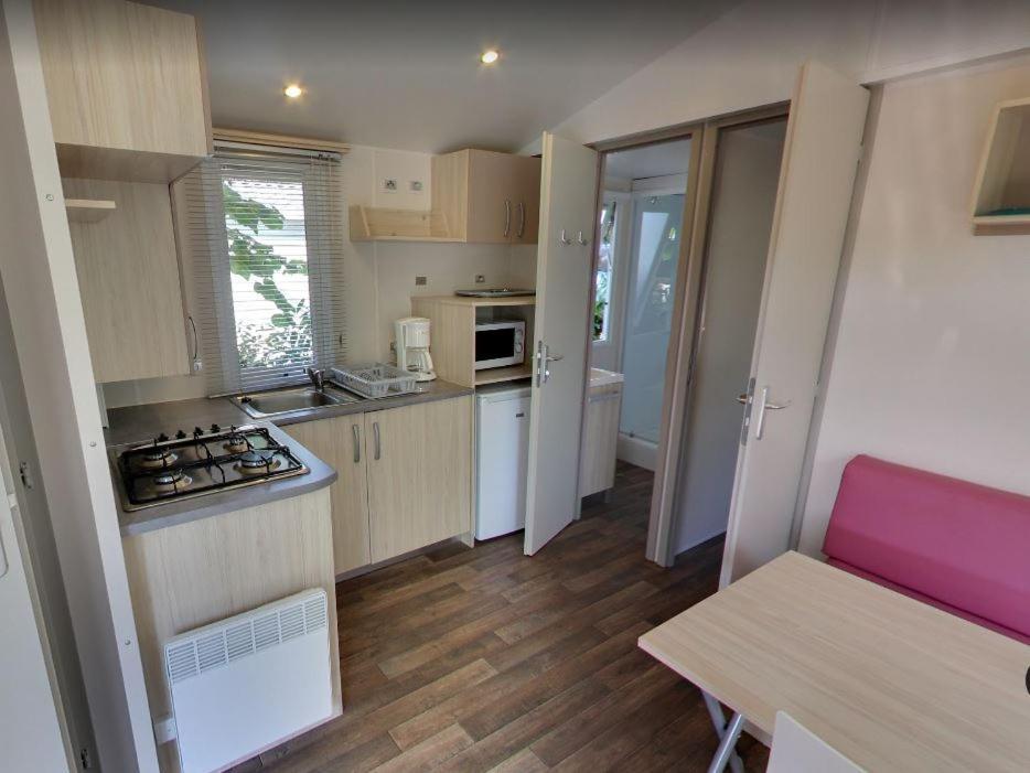 Camping Le Pigeonnier Saint-Crépin-et-Carlucet Exteriör bild