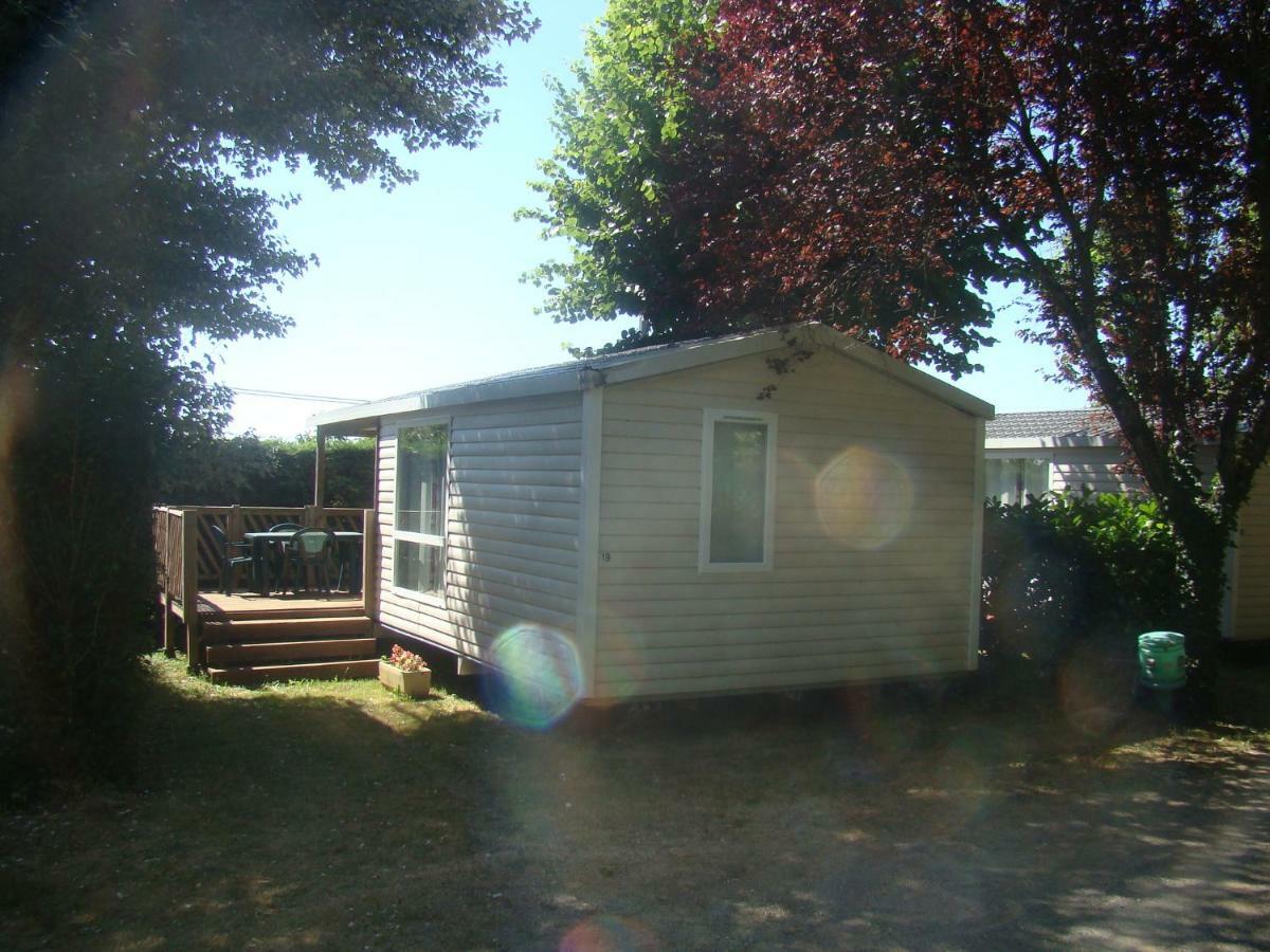 Camping Le Pigeonnier Saint-Crépin-et-Carlucet Exteriör bild