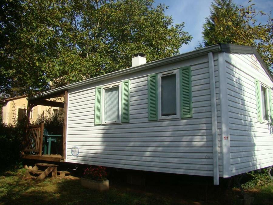 Camping Le Pigeonnier Saint-Crépin-et-Carlucet Exteriör bild