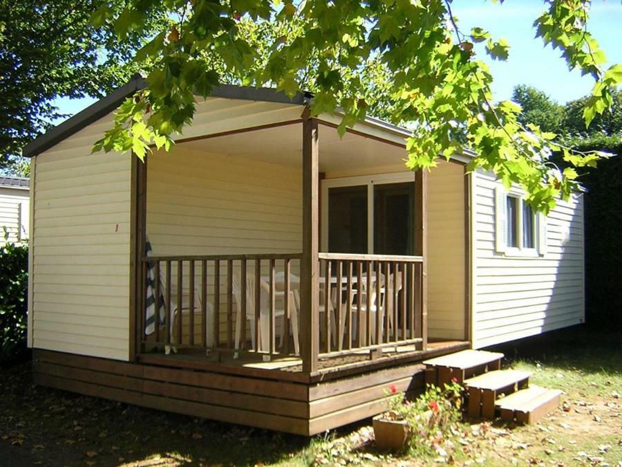 Camping Le Pigeonnier Saint-Crépin-et-Carlucet Exteriör bild